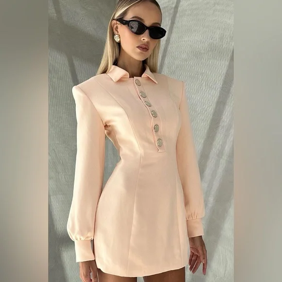 NWT Atoir Goldie Mini Dress in Peach with Statement Ivory Buttons. Size US 4. - Picture 1 of 12